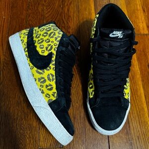 Size 13US Nike SB Blazer Kisses